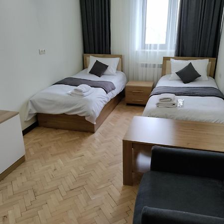 V.Mod Hotel Erevan Esterno foto